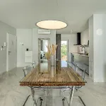 Fe *